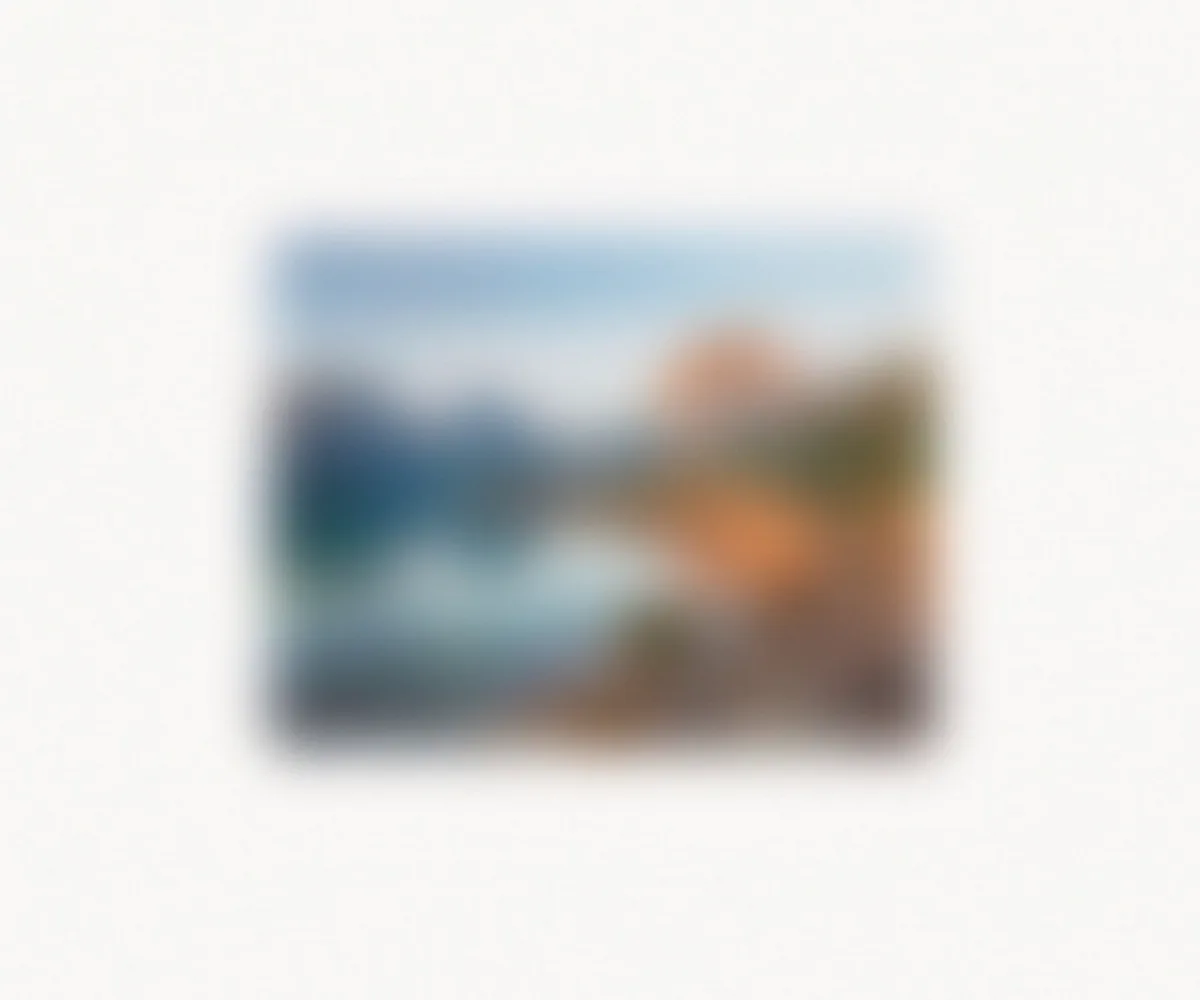 Instant Gaussian blur preview after dropping in a photo
